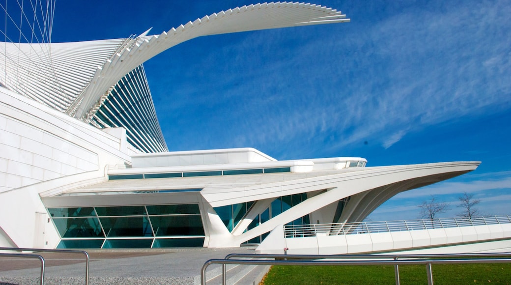 Bảo tàng Nghệ thuật Milwaukee có tính năng nghệ thuật và kiến trúc hiện đại