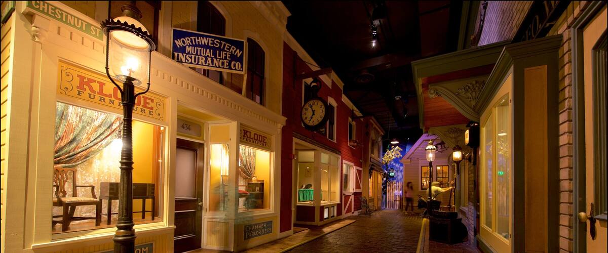 Milwaukee Public Museum which includes interior views