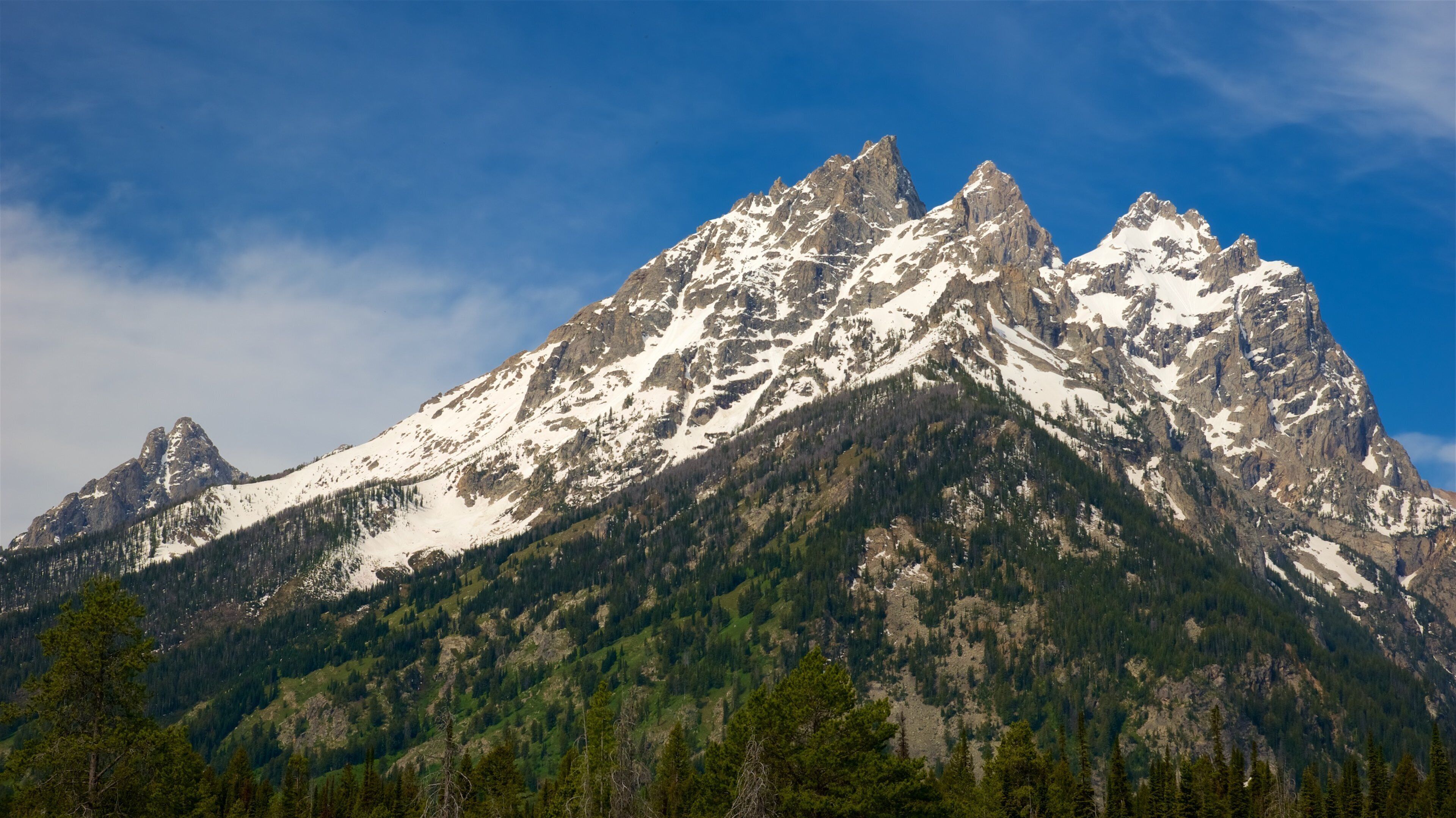 Cañón del lago Cascade ofreciendo nieve, montañas y vistas panorámicas