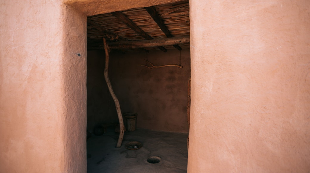 S\'edav Va\'aki Museum featuring interior views