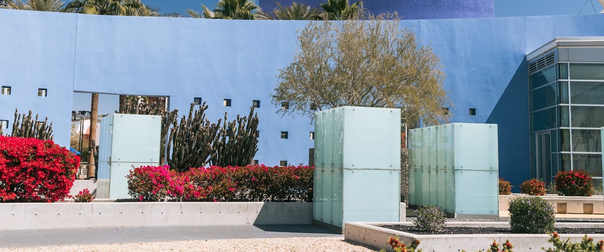 Mesa Arts Center showing flowers and a garden
