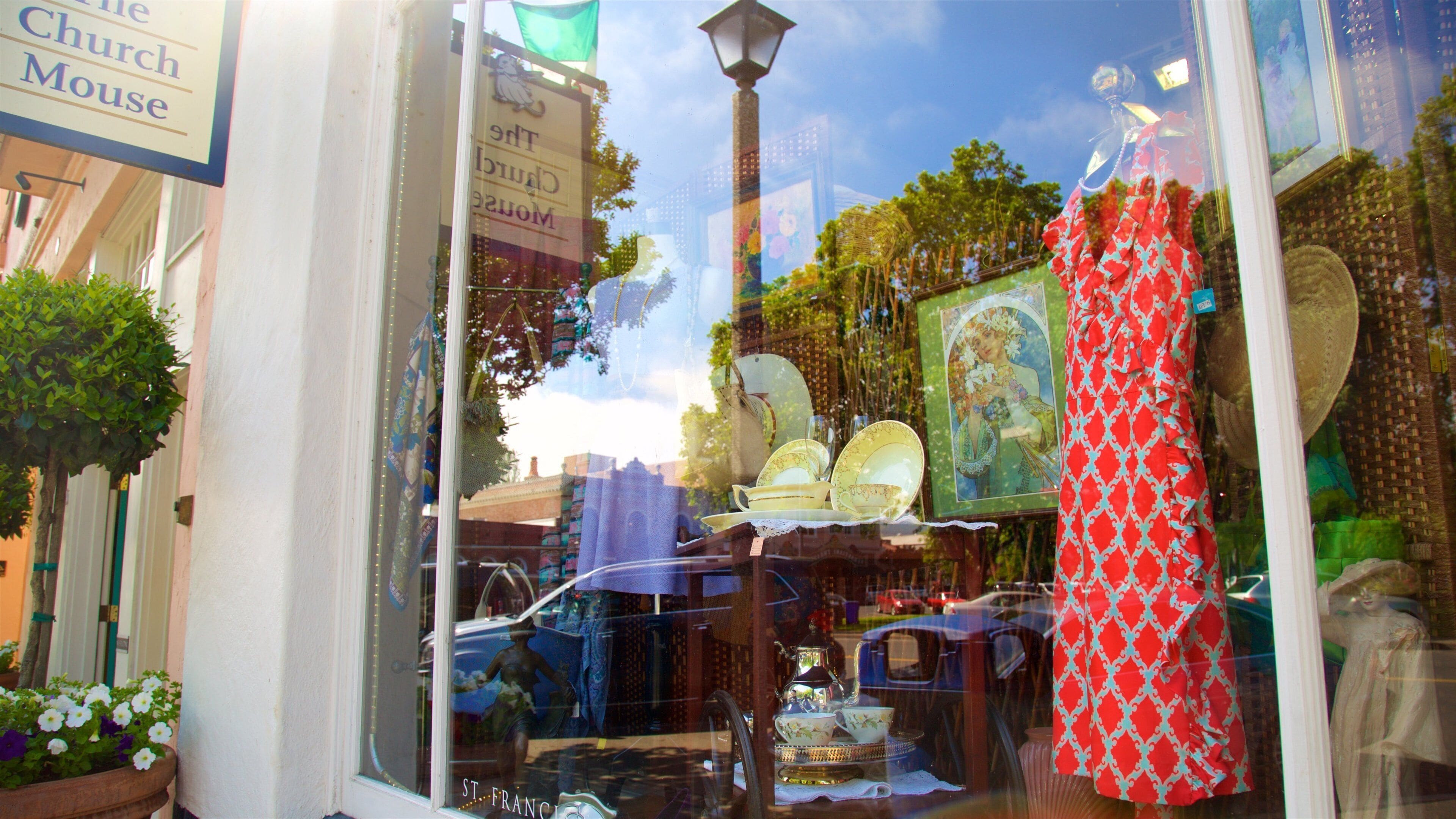 Sonoma Plaza fasiliteter samt shopping