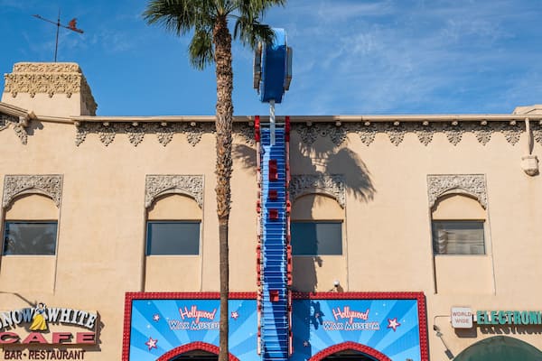 Hollywood Wax Museum which includes signage
