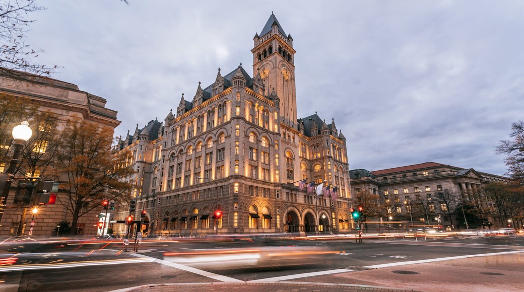 Old Post Office Pavilion showing a city, heritage architecture and night scenes