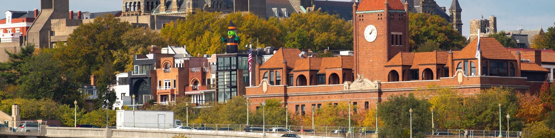 Theodore Roosevelt National Park showing landscape views and a city