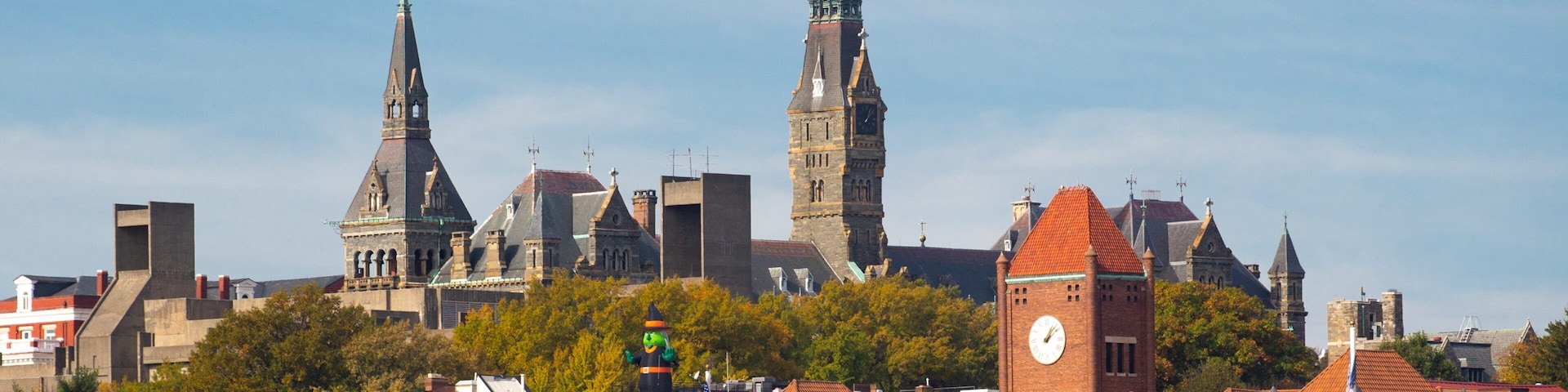 Theodore Roosevelt National Park showing landscape views and a city