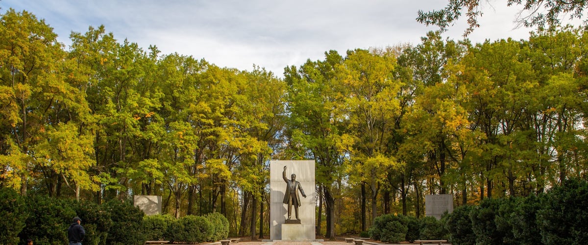 Theodore Roosevelt Island Park which includes a statue or sculpture