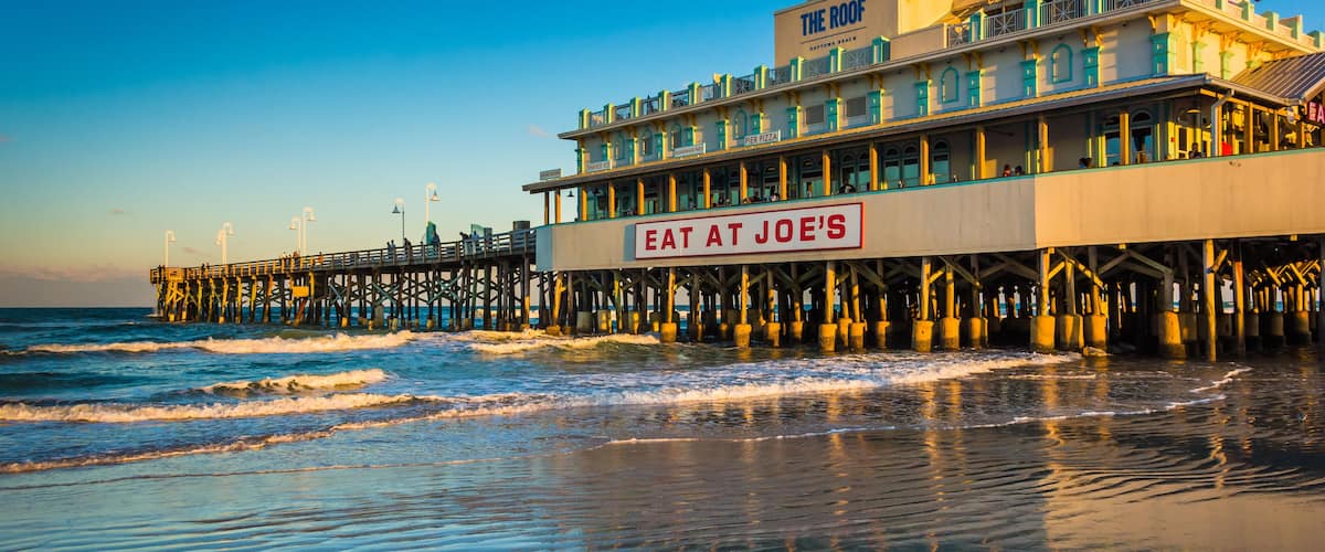EHR41T Evening light on the pier in Daytona Beach, Florida.