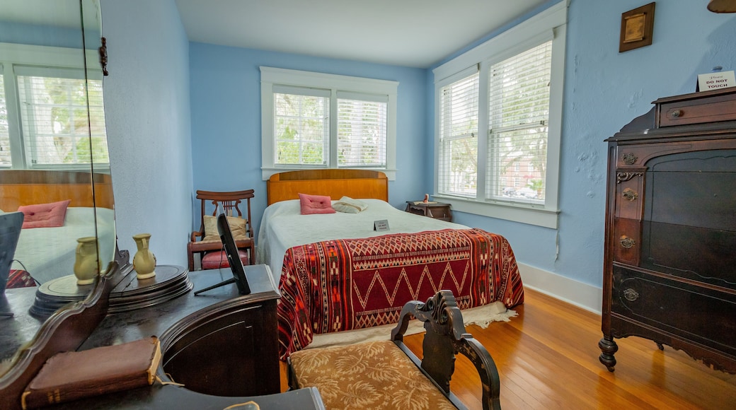 Mary Bethune Home which includes interior views and a house