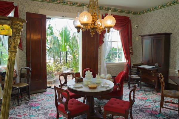 Audubon House and Tropical Gardens which includes interior views, heritage elements and a house