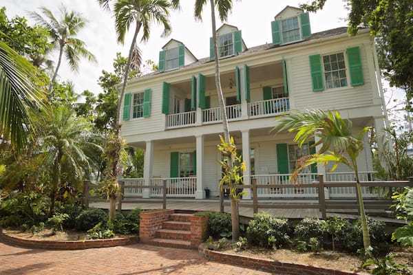 Audubon House and Tropical Gardens featuring a house