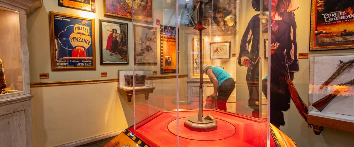 St. Augustine Pirate and Treasure Museum which includes interior views