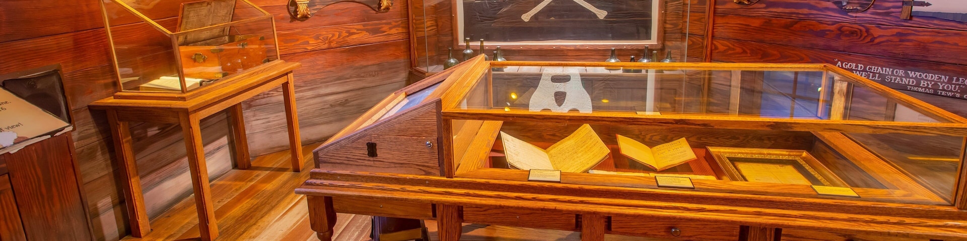 St. Augustine Pirate and Treasure Museum which includes interior views