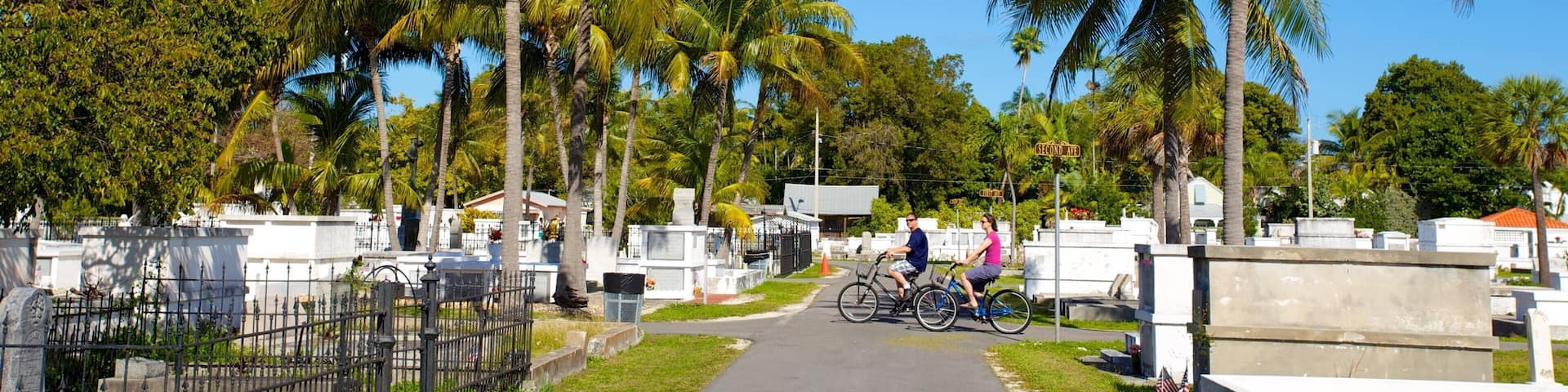 Key West Cemetery mit einem GedenkstÀtte, Friedhof und Fahrradfahren