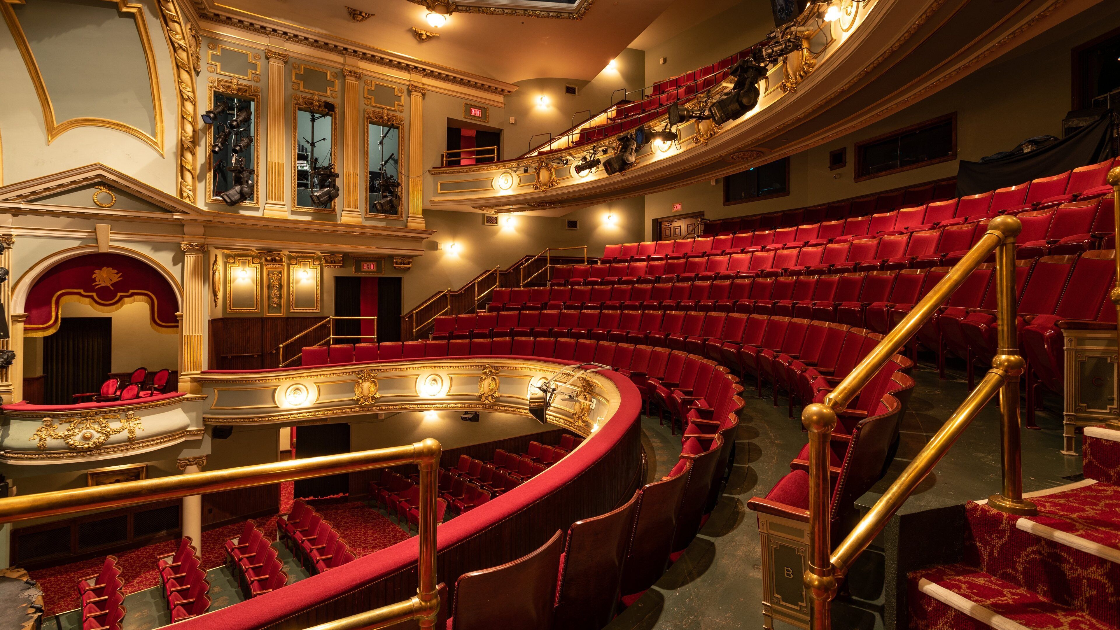 Asolo Theatre for the Performing Arts showing theater scenes and interior views