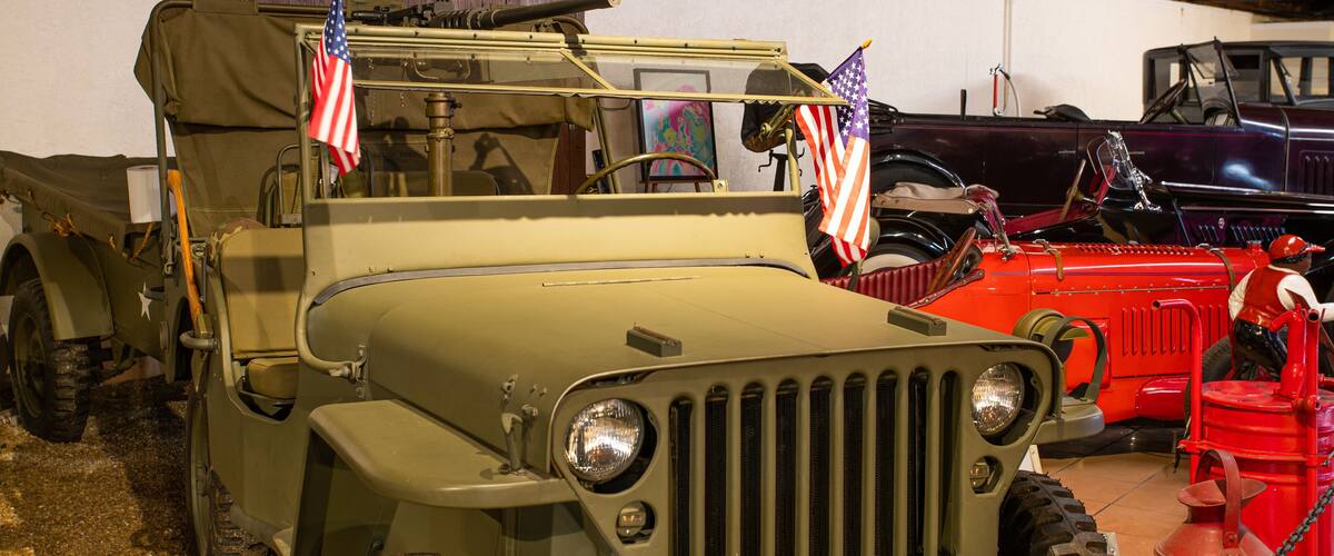 Sarasota Classic Car Museum featuring heritage elements and interior views