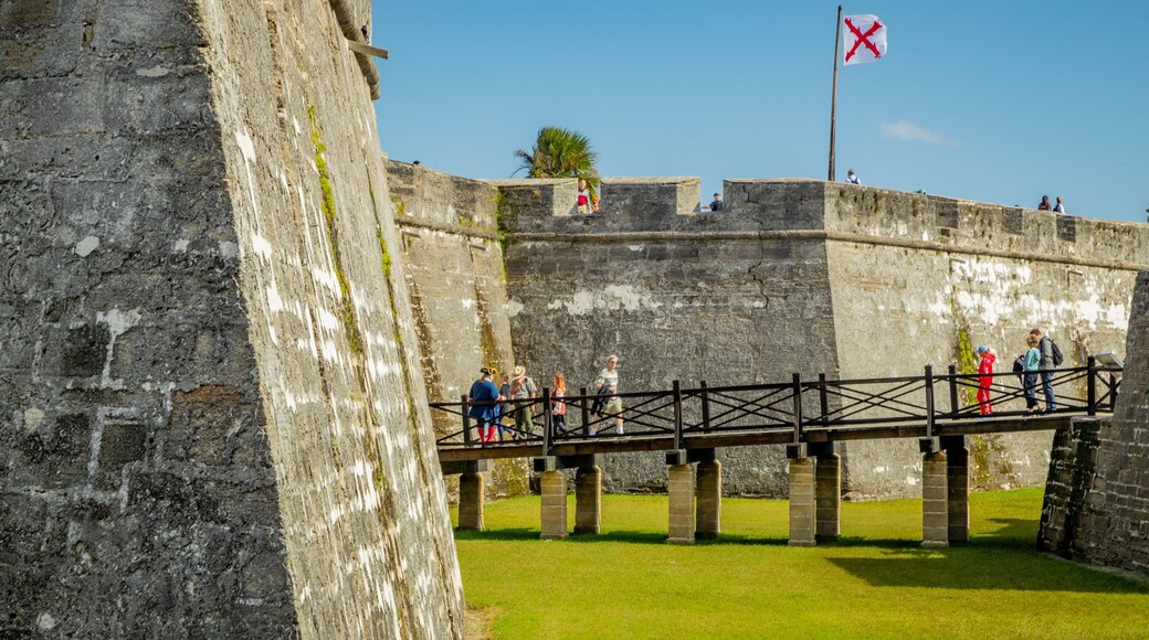 Castillo de San Marcos showing a bridge, heritage architecture and heritage elements