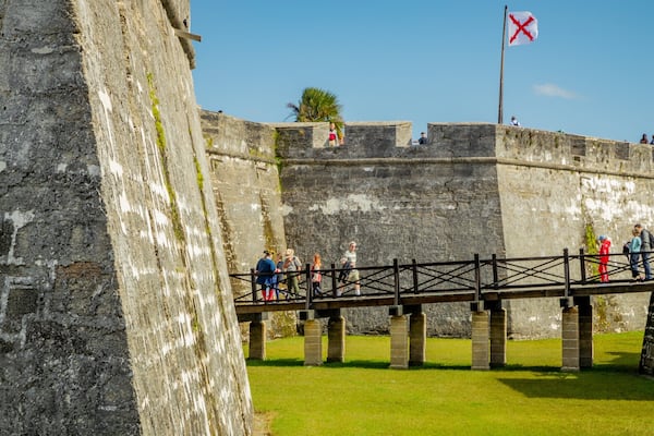 Castillo de San Marcos showing a bridge, heritage architecture and heritage elements
