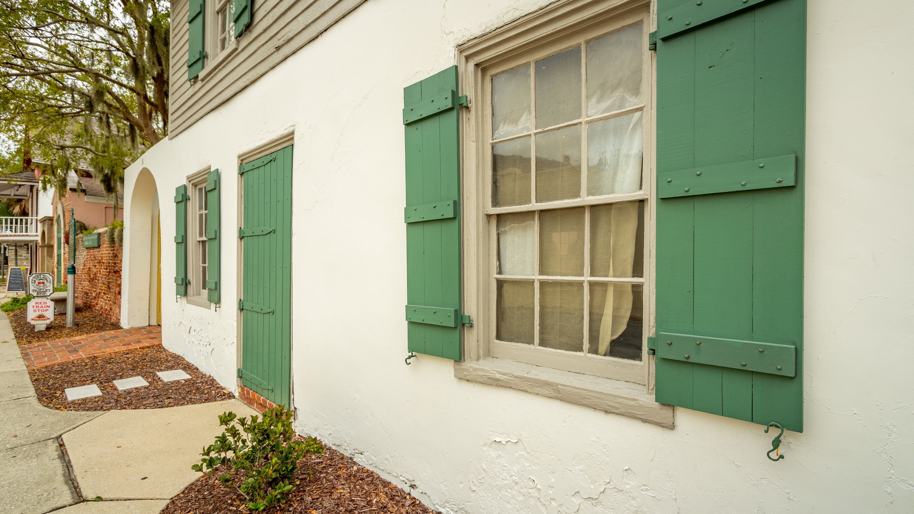 Gonzalez-Alvarez House which includes a house