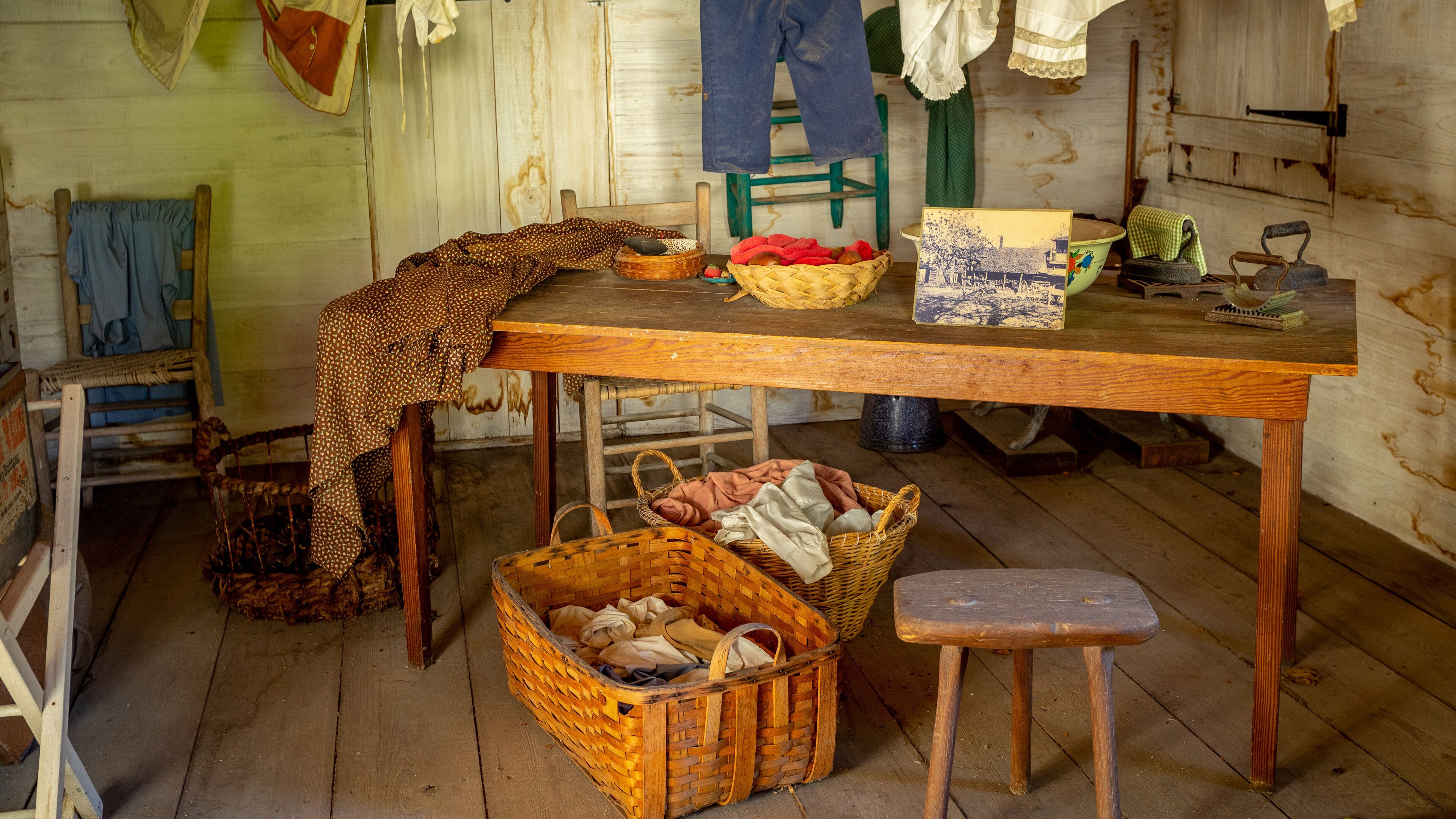 Ximenez-Fatio House Museum which includes interior views and heritage elements