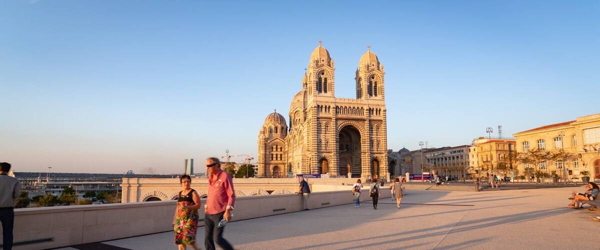 Cathedral la Major showing a church or cathedral, street scenes and a sunset