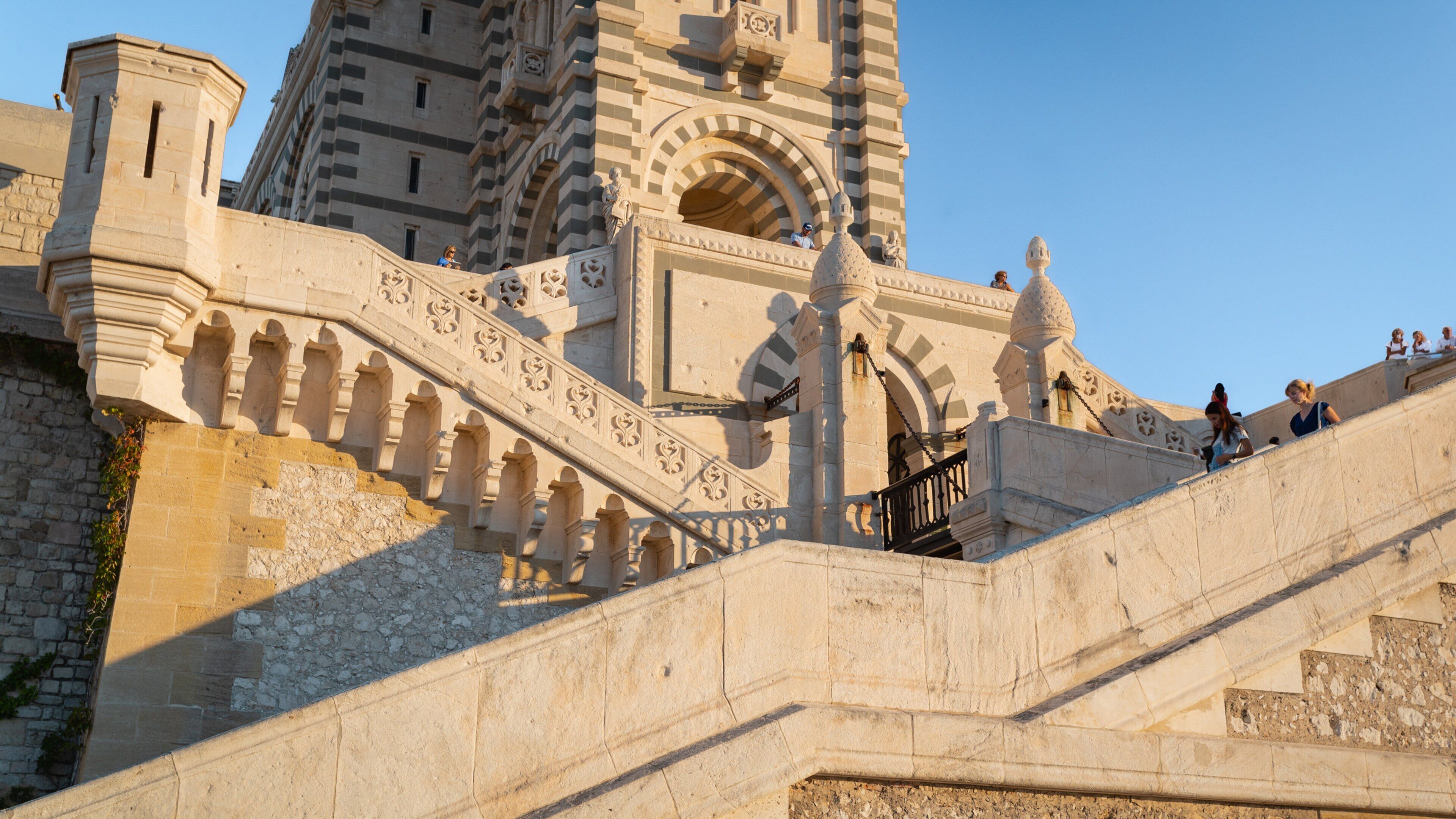 Notre-Dame de la Garde showing heritage elements
