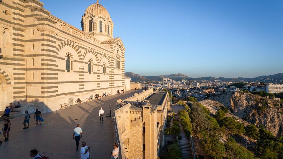 Notre-Dame de la Garde showing heritage elements, landscape views and views