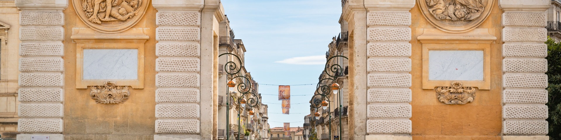 Peyrou Gardens featuring heritage elements