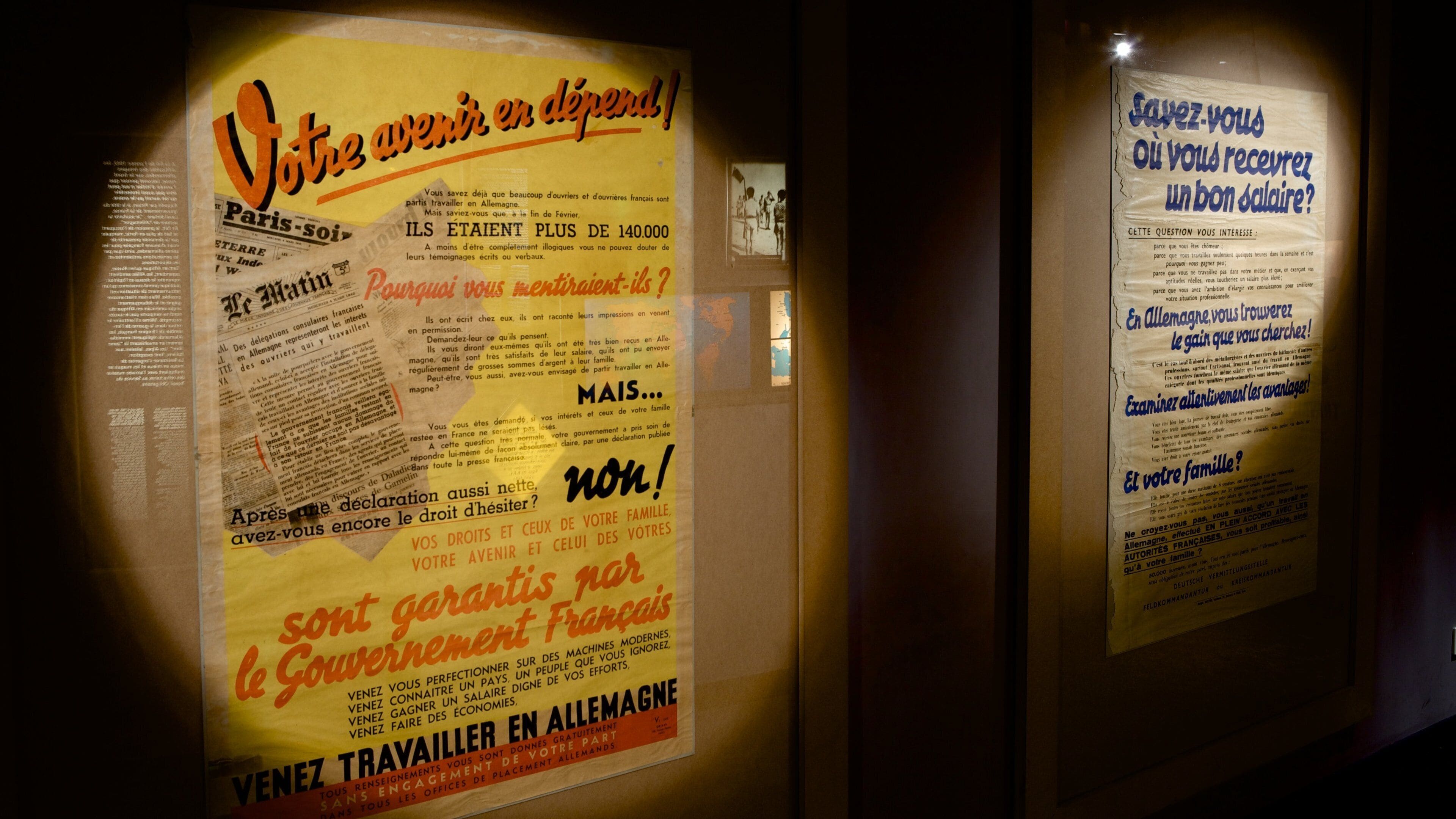 Motstands- og deportasjonsmuseet som viser innendørs