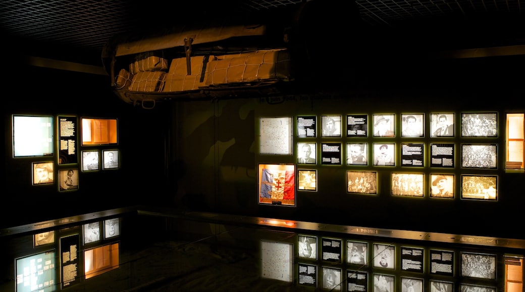 Bảo tàng Kháng chiến và Lưu đày có tính năng cảnh nội thất