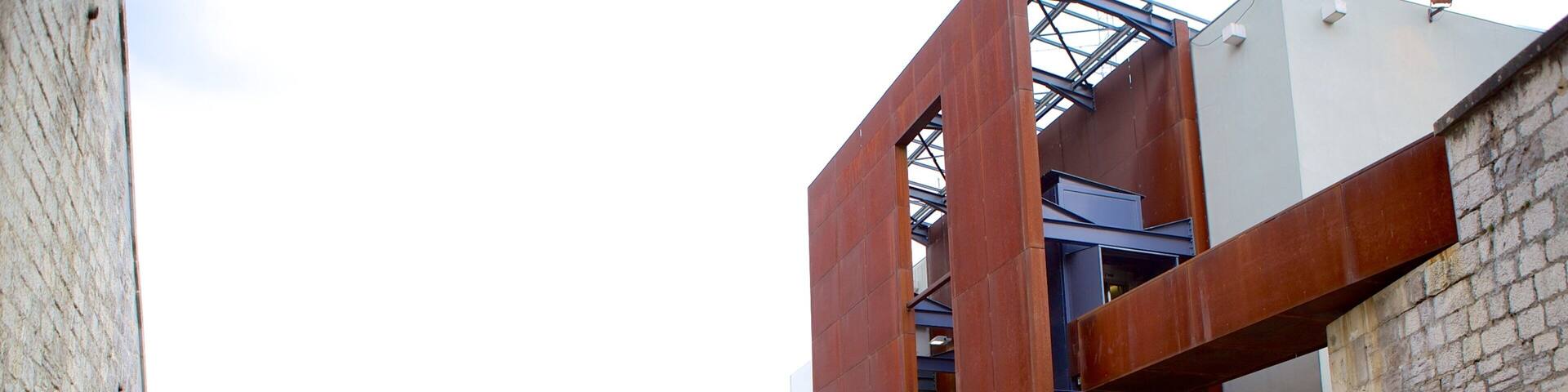 Fort de la Bastille featuring heritage architecture