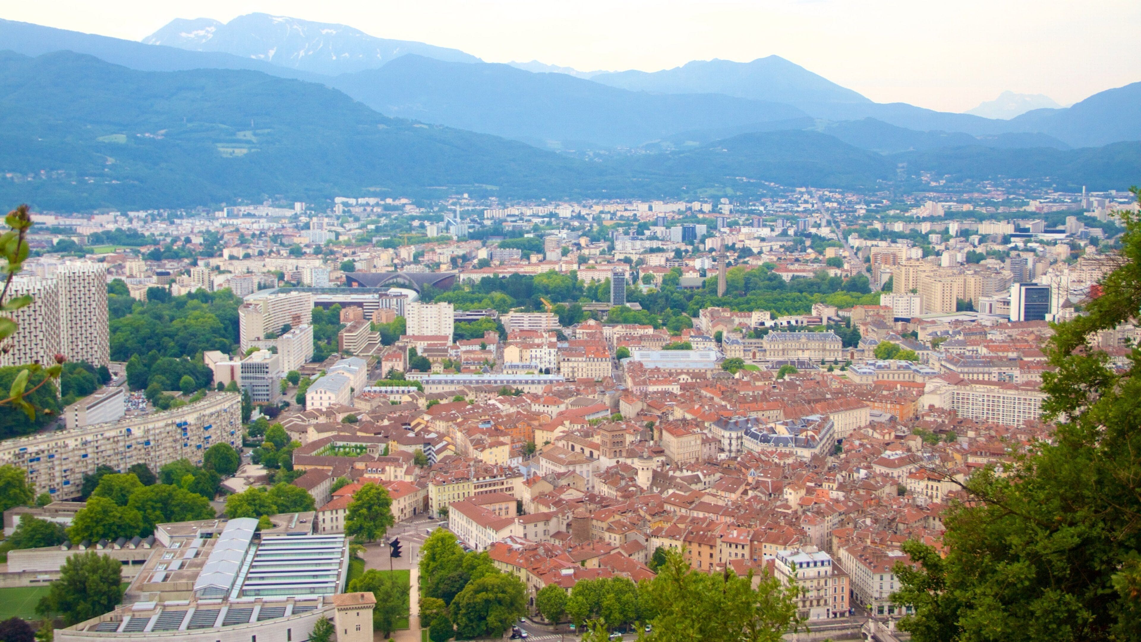 Fort de la Bastille featuring mountains and a city