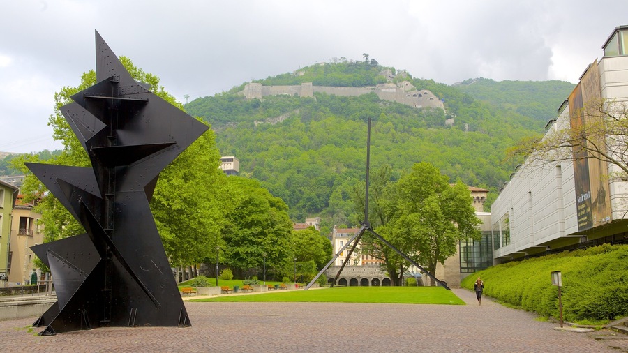 Musée de Grenoble qui includes art