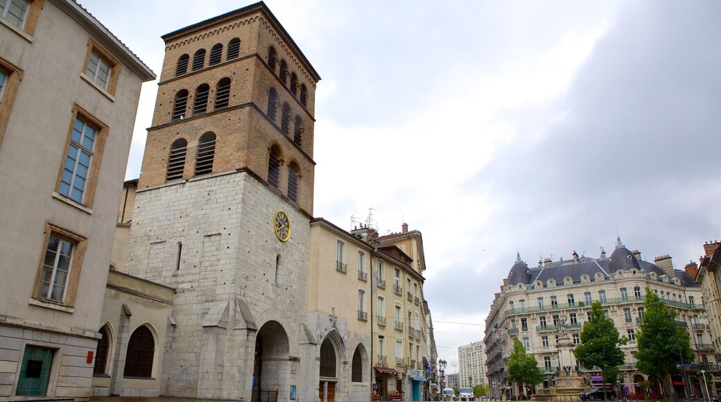Eglise Notre Dame which includes heritage architecture
