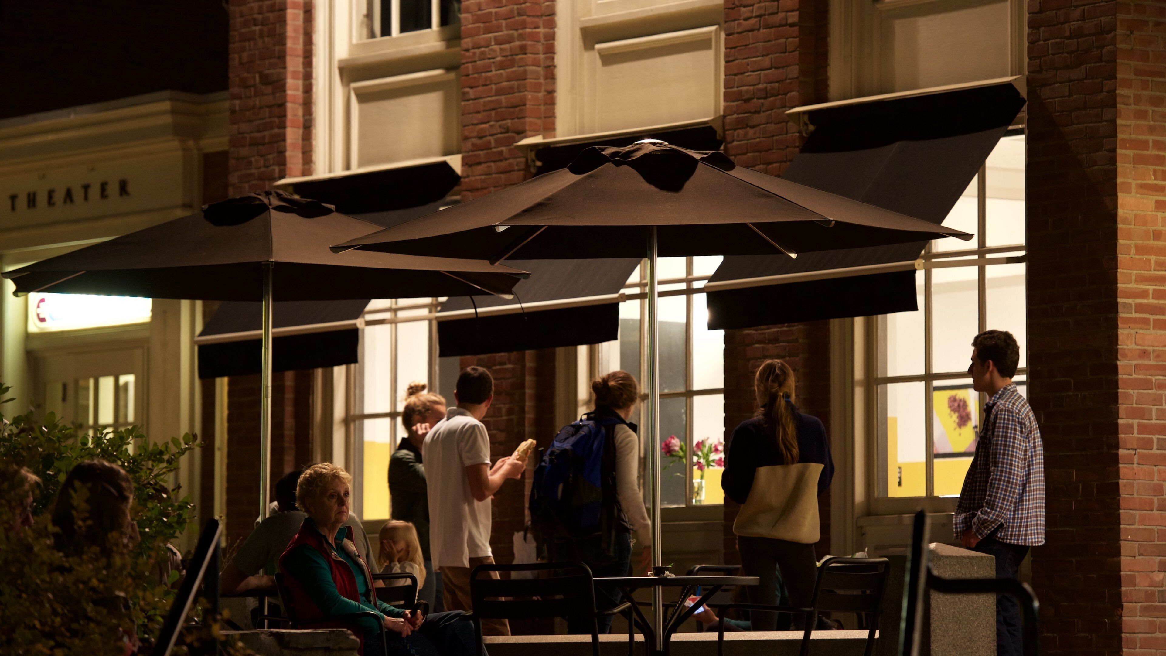 Hanover featuring cafe scenes