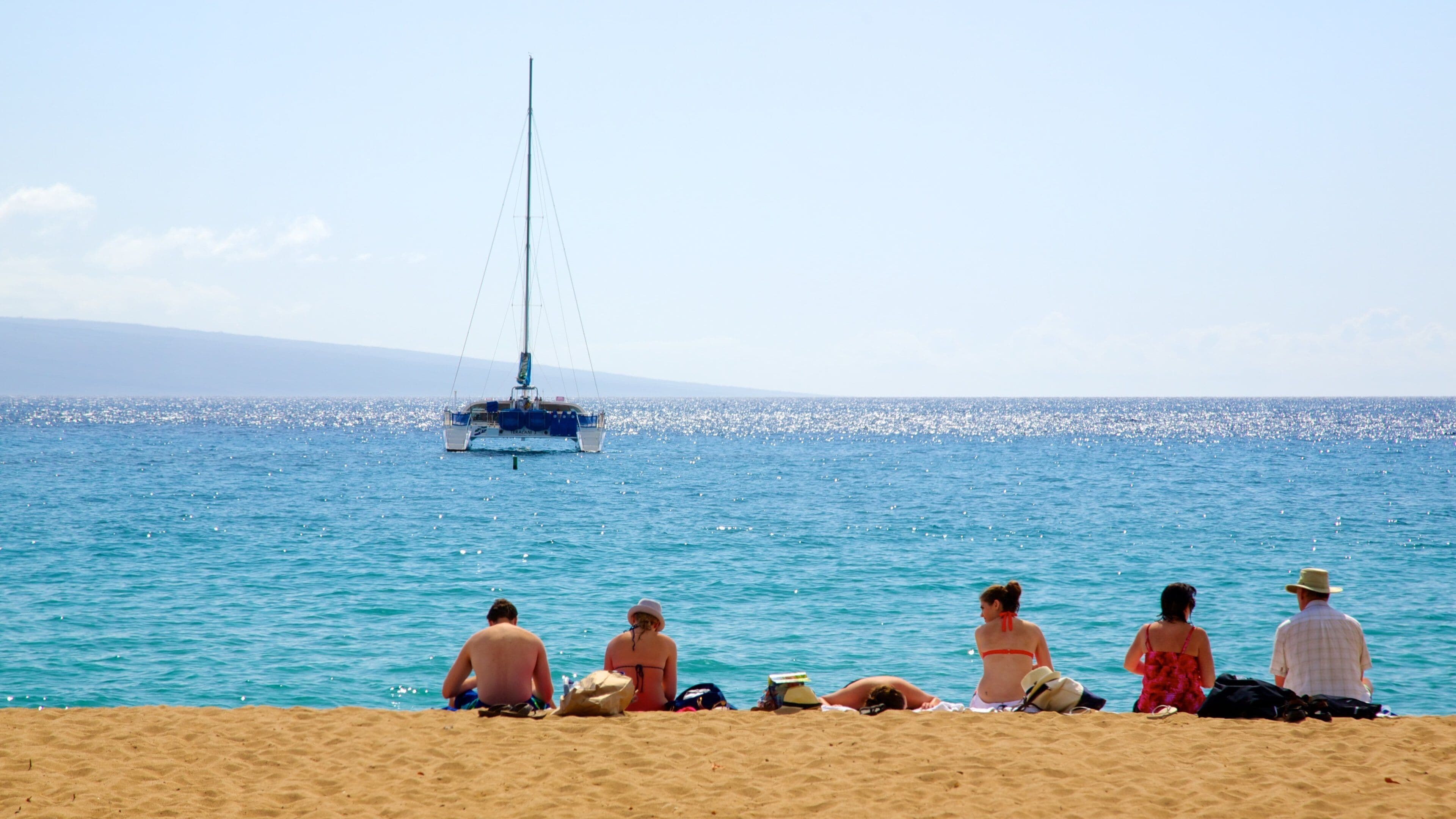 Kaanapali Beach showing a sandy beach and boating