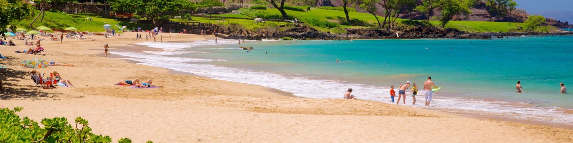 Maluaka Beach welches beinhaltet Strand, Landschaften und tropische Szenerien