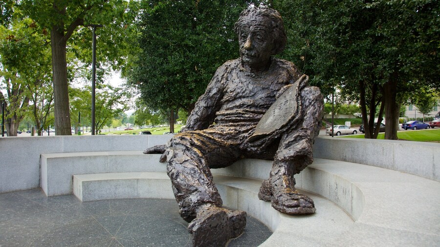 National Mall which includes a monument, a park and art