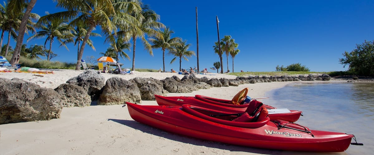 索柏若海灘 呈现出 海灘, 皮划艇或獨木舟 和 港灣