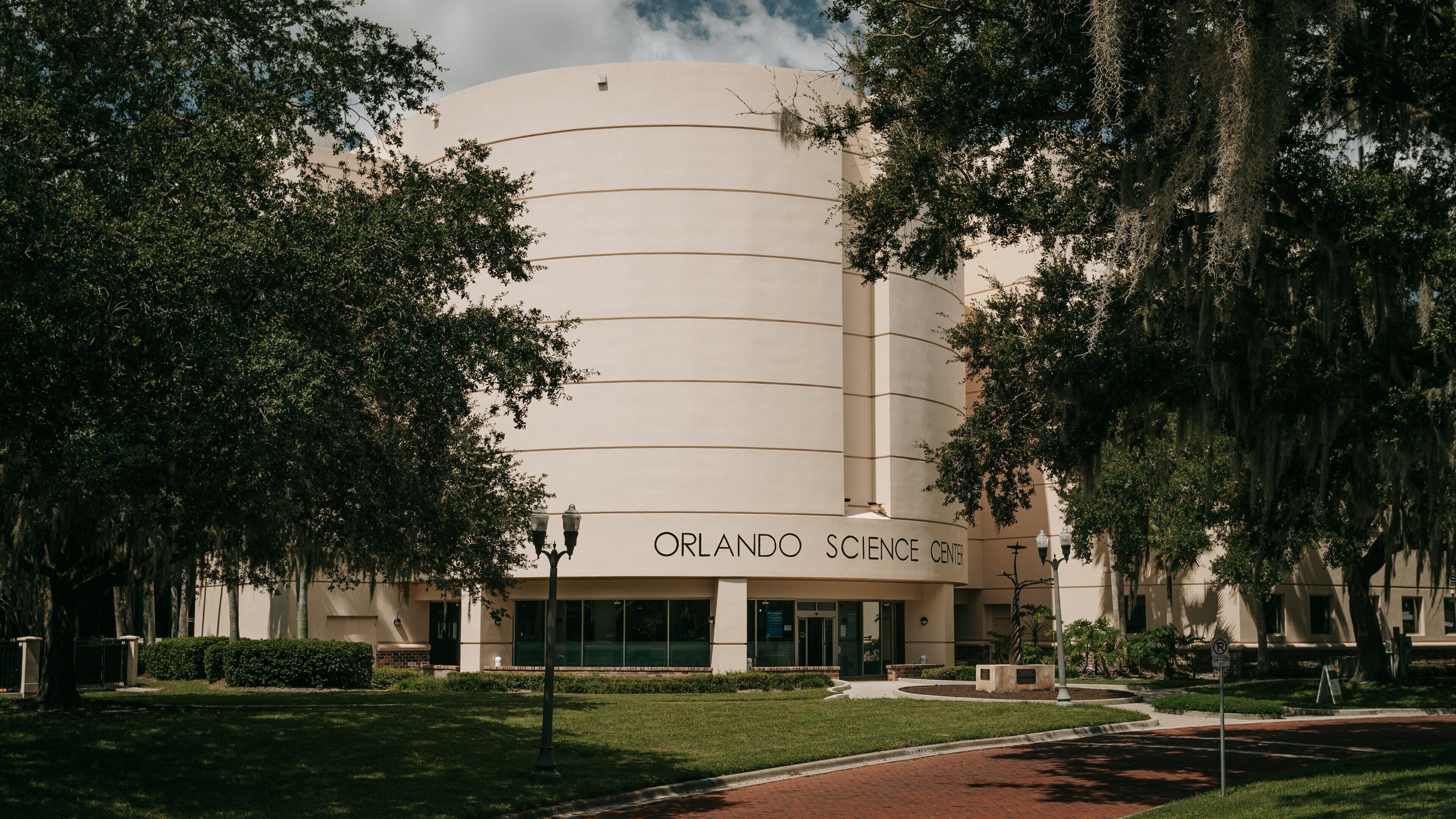 Orlando Science Center featuring signage