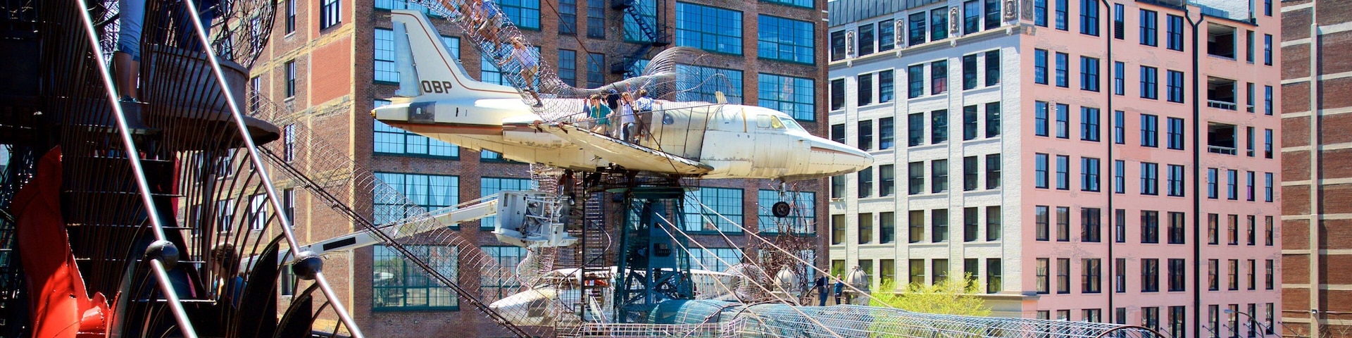 City Museum featuring a city as well as children