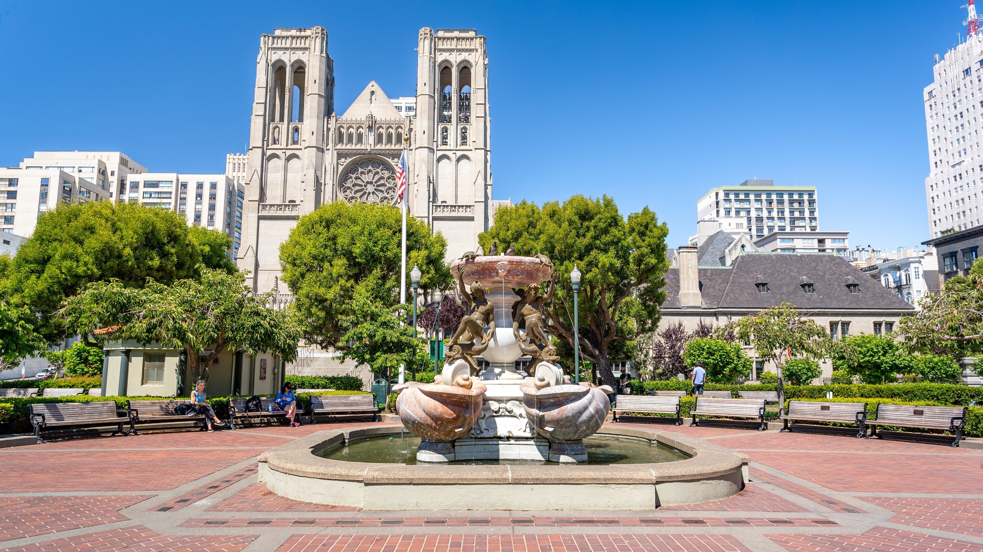 Grace Cathedral showing a church or cathedral, a fountain and heritage architecture
