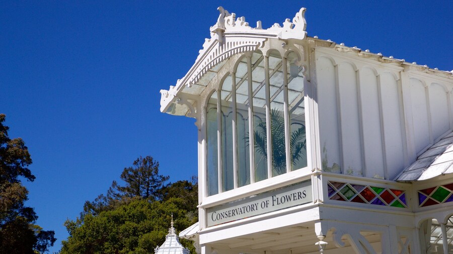 Conservatory of Flowers og byder på skiltning og kulturarvsgenstande