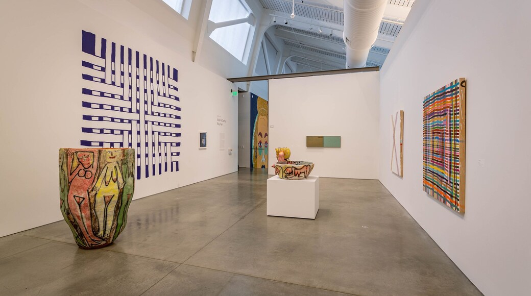 Berkeley Art Museum and Pacific Film Archive featuring art and interior views
