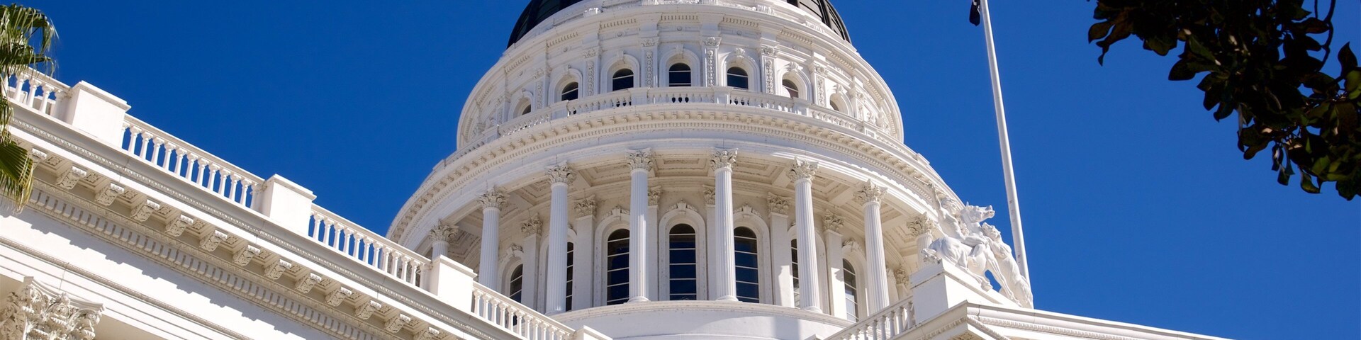 California State Capitol mostrando arquitectura patrimonial