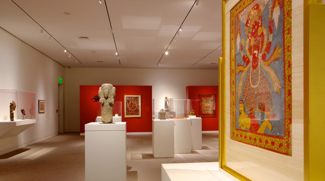 Crocker kunstmuseum som viser innendørs