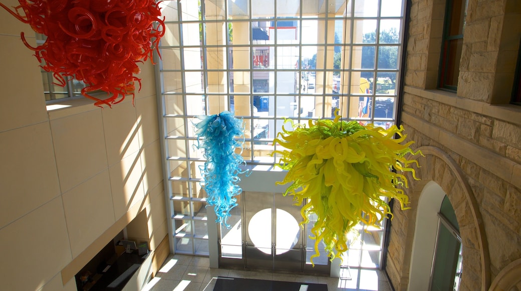 San Jose Museum of Art showing art and interior views