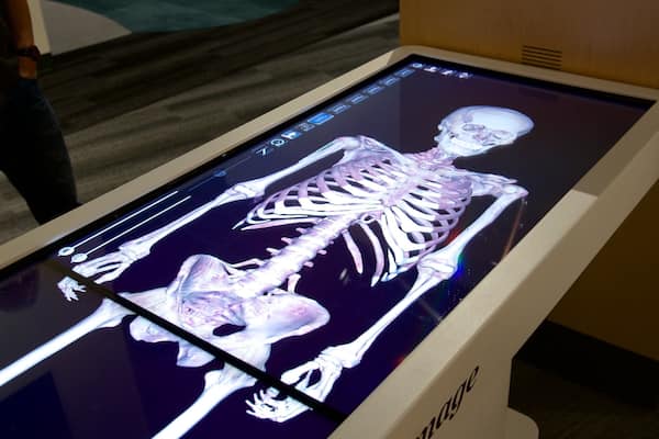 Tech Museum montrant vues intérieures