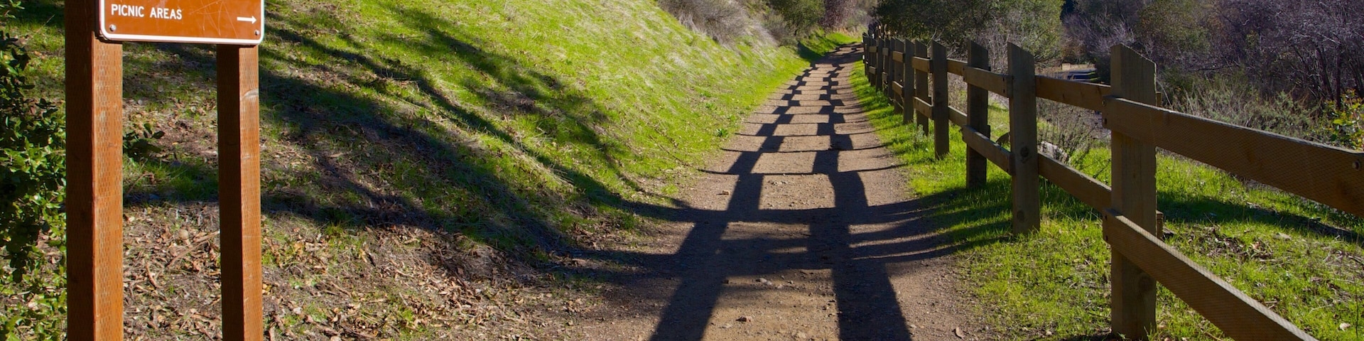 Alum Rock Park which includes mountains and landscape views