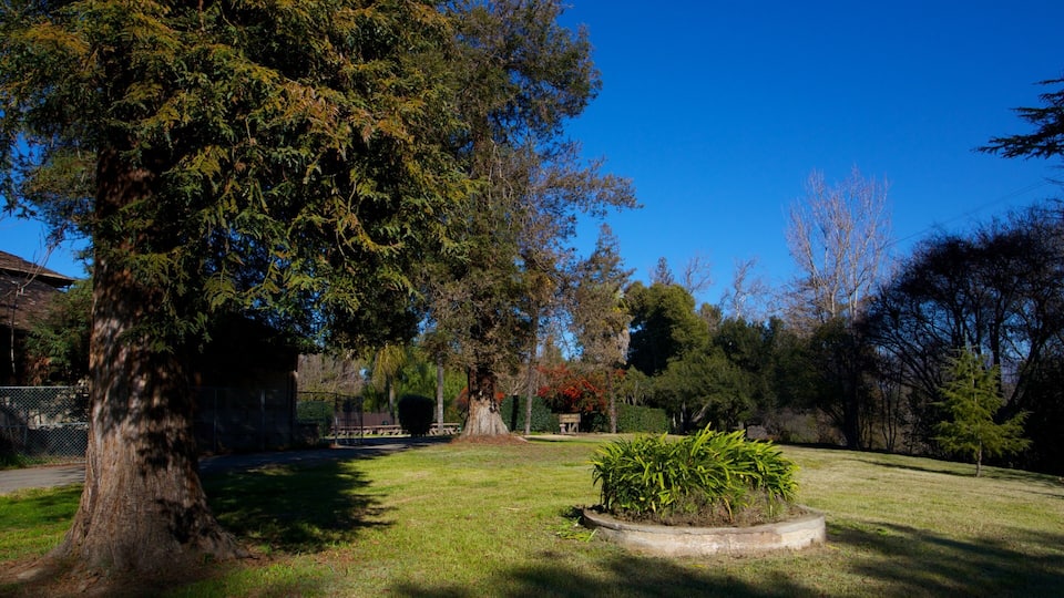 Kelley Park featuring a park and landscape views